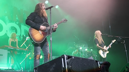 timmontanajerrycantrell_420x237.jpg