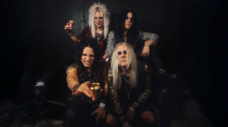 crashdiet126-750x417.jpg