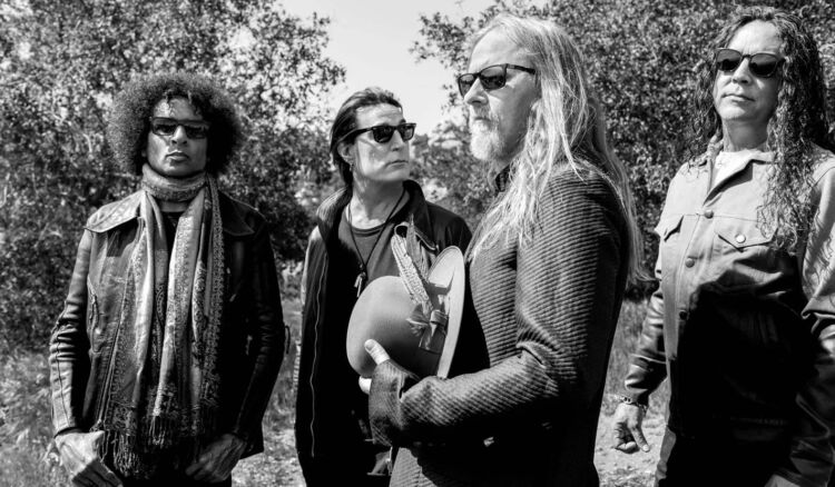 aliceinchains525-750x438.jpg