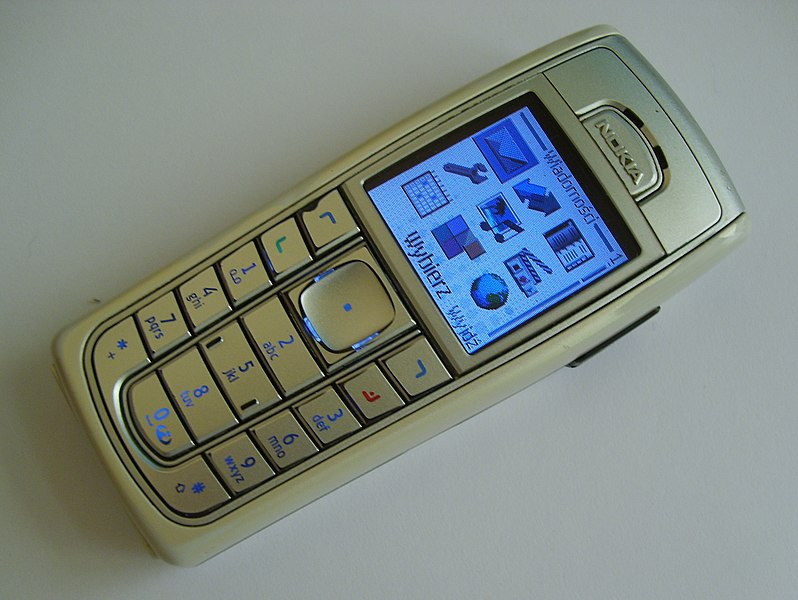 798px-Nokia_6230.jpg