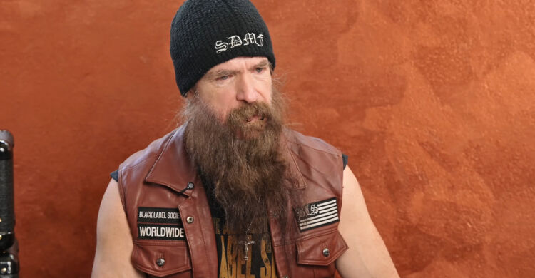 zakkwylde226-2-750x390.jpg