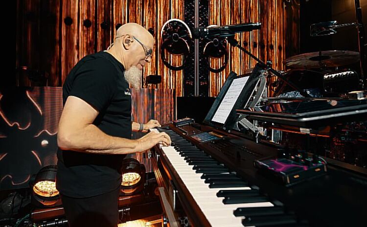 JordanRudess181225-750x464.jpg
