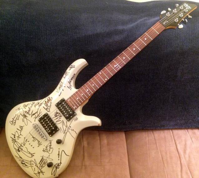 guitarcaring4.jpg