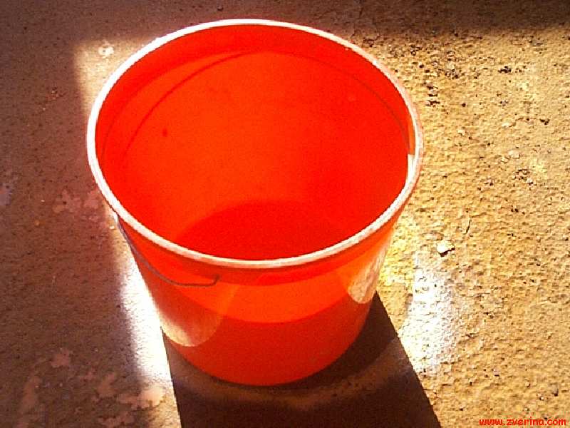 010207-bucket.jpg