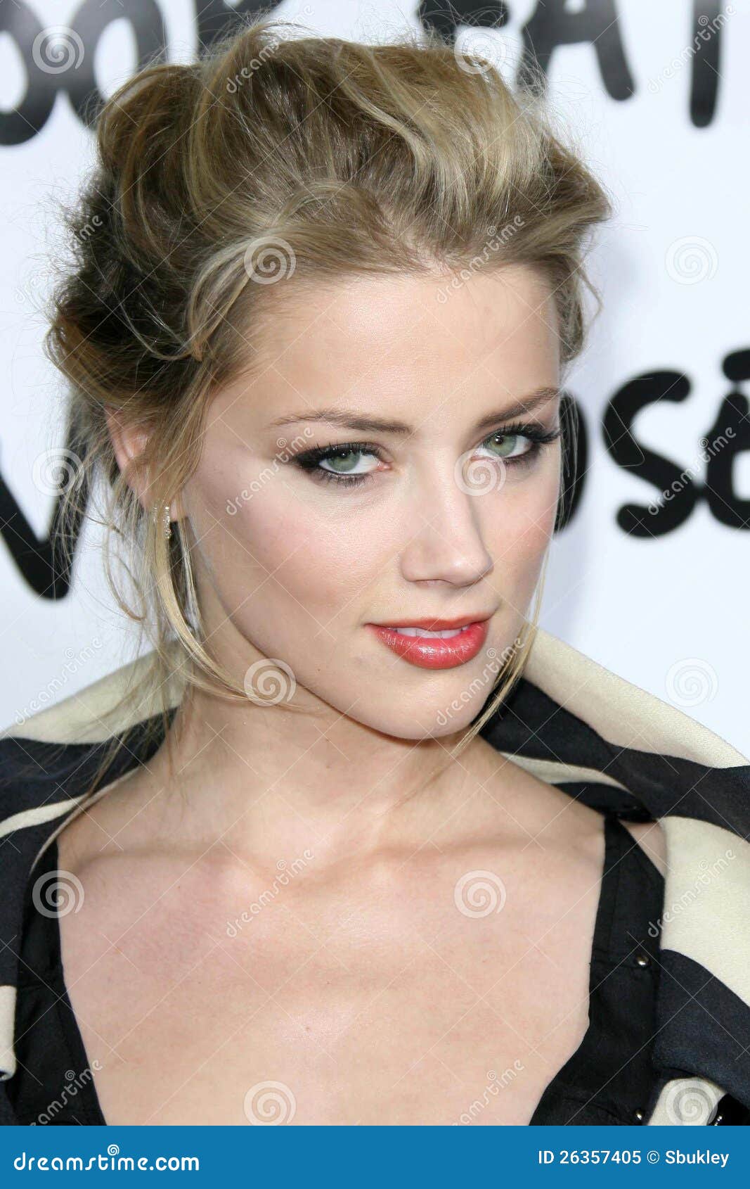 amber-heard-26357405.jpg