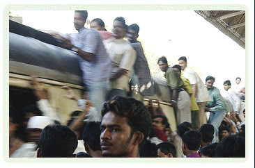 mumbai-local-train-crowd.jpg