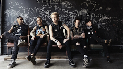 sum41banddec2023_travisshinn_420x237.jpg