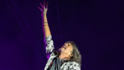 kellyhansen_foreignerpress_krishtaabruzzini_420x237.jpg