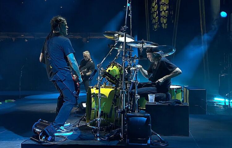 MetallicaLive021225-750x480.jpg