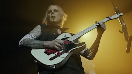 john5crueresidpromo_420x237.jpg