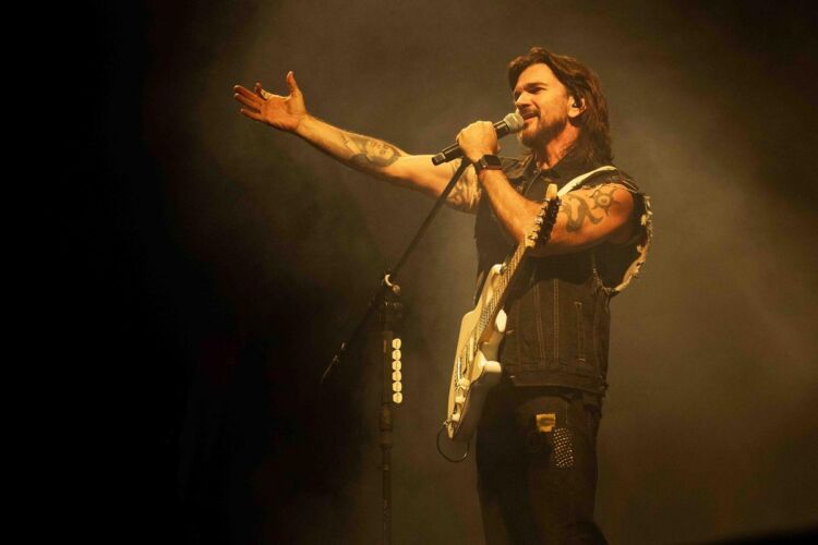JUANES_1_PhotoByAndresSierra-750x500.jpg