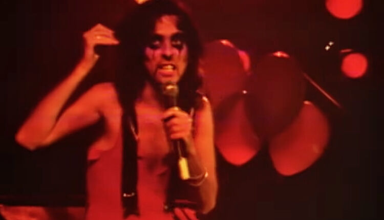 alicecooper1025-1-750x430.jpg
