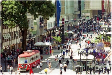 rua-flores-turismo-curitiba.jpg