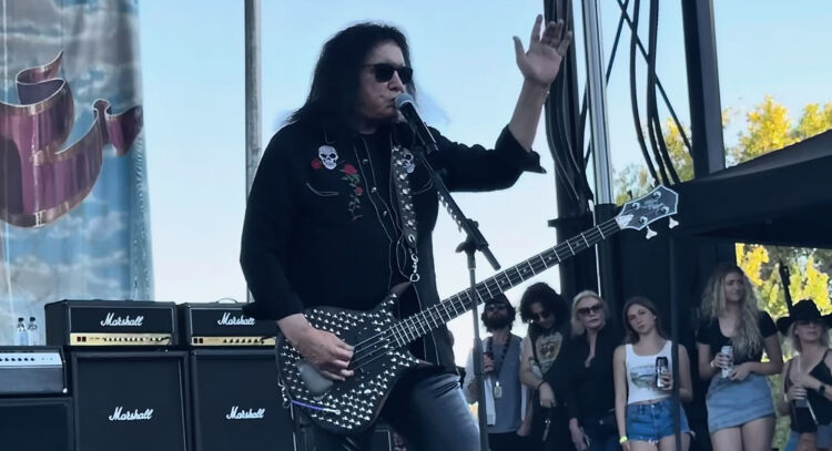 genesimmons1125-2-750x407.jpg