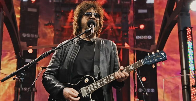 jefflynne226-750x386.jpg