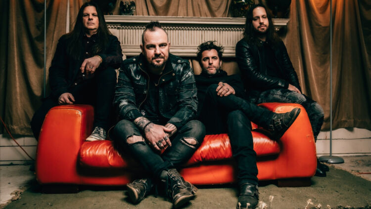 saintasonia1025-1-750x423.jpg