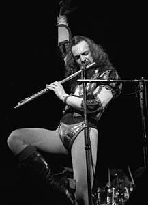 Jethro-Tull-1975.jpg