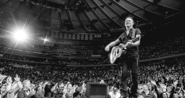 bryanadams1125-750x398.jpeg