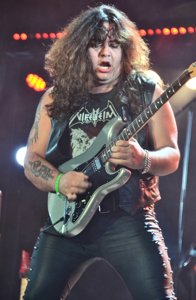 6EternalEvilGuitar.jpg