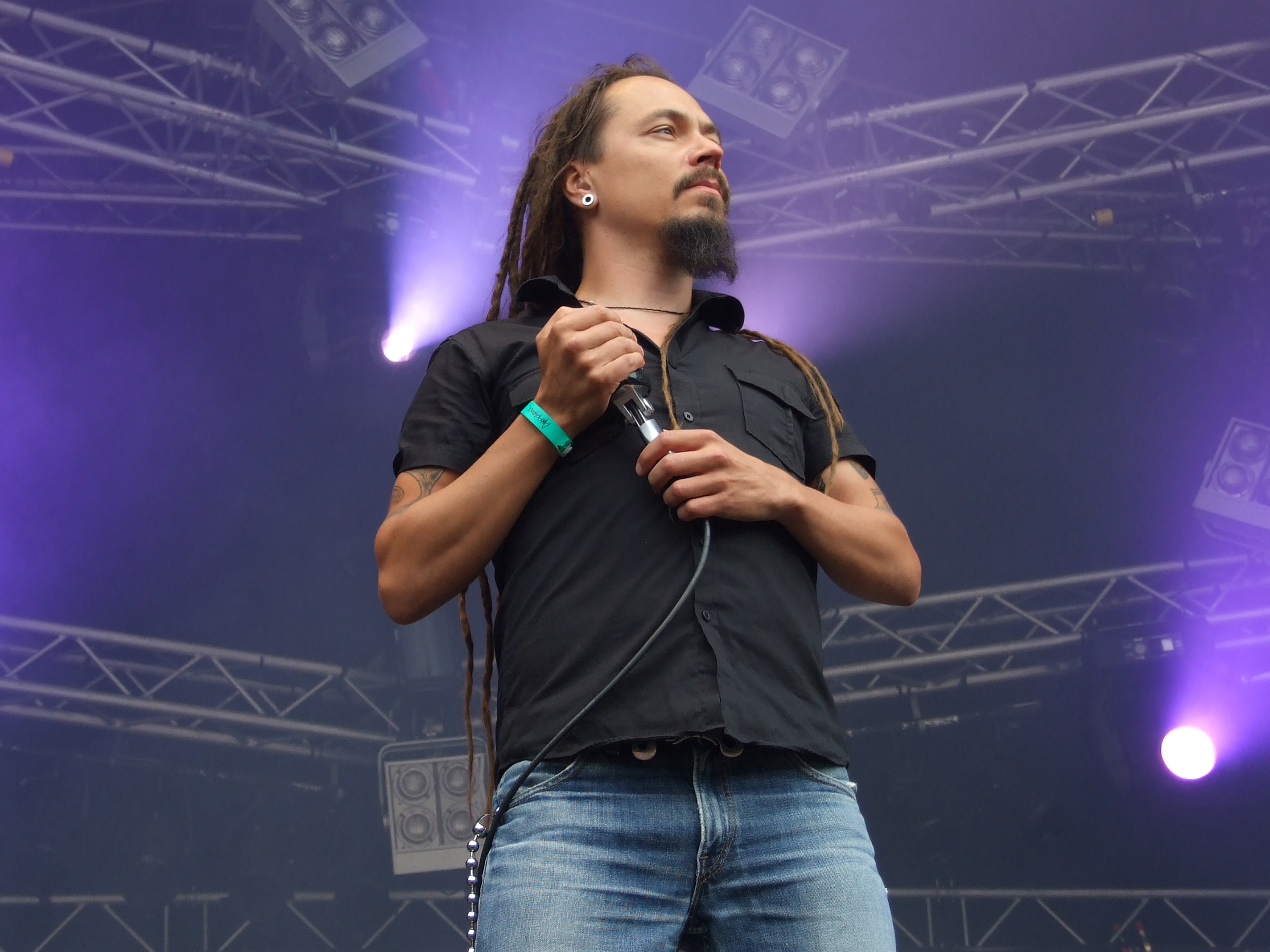 Amorphis_Tomi_Joutsen-1.jpg