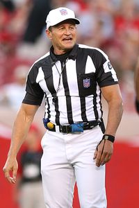 nfl_u_hochuli_200.jpg