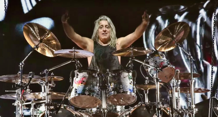 mikkeydee625-750x404.jpg