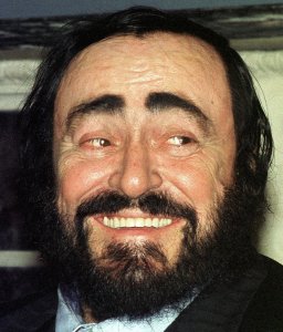 Pavarotti-lip-synced-last-performance.jpg