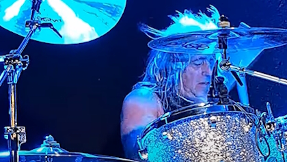 mikkeydeefriendsfinland2023_420x237.jpg