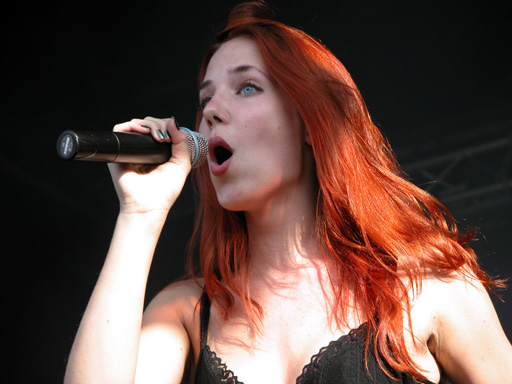 idf_simone_simons_01.jpg