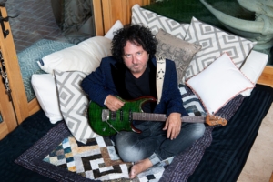 STeve-Lukather-Featured-300x200.jpg