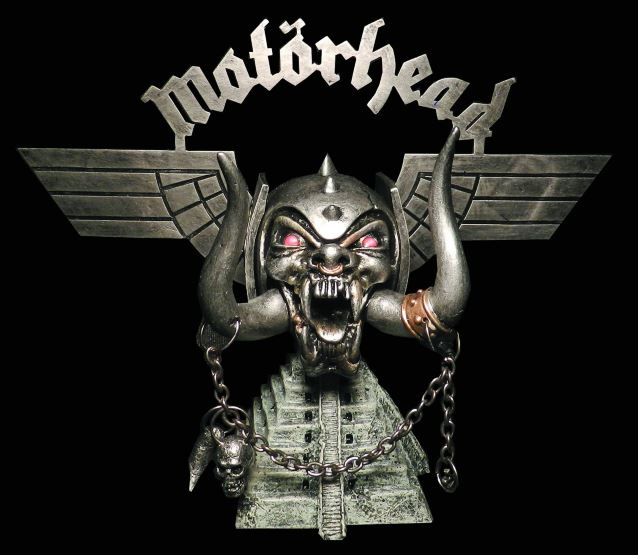 motorheadwarpigstatueloco.jpg