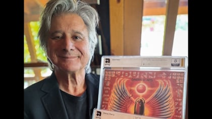 steveperryjune2025darkives_420x237.jpg