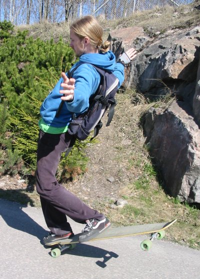 Longboard-nosewheelie.jpg