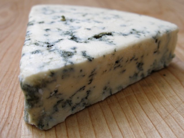 Danish%20blue%20cheese.jpg