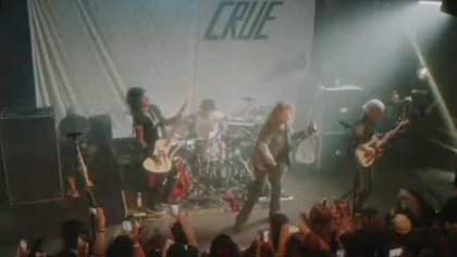 motleycruetroubfullstage_420x237.jpg