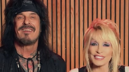 nikkisixxdollypartonjuly2025_420x237.jpg