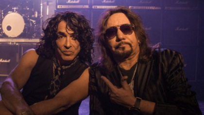 paulstanleyacefrehley2016vid_420x237.jpg