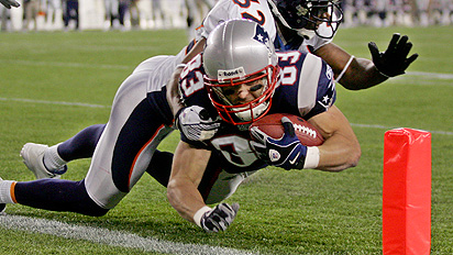 nfl_a_welker_412.jpg