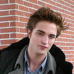 RobertPattinson.larger.jpg