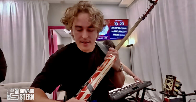 vanhalen1025-750x391.jpg