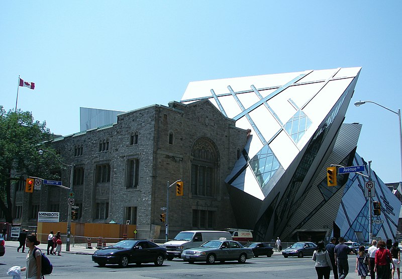 800px-Royal_Ontario_Museum.jpg