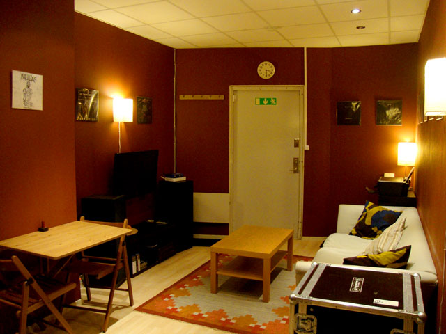 lounge1.jpg