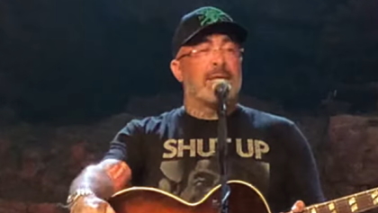 aaronlewisdumbeddown2022_420x237.jpg