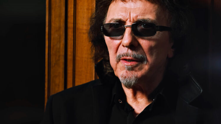 tonyiommi1125-750x423.jpg