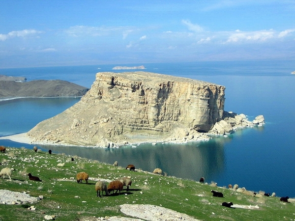 oroomieh-lake-north-western-iran.jpg