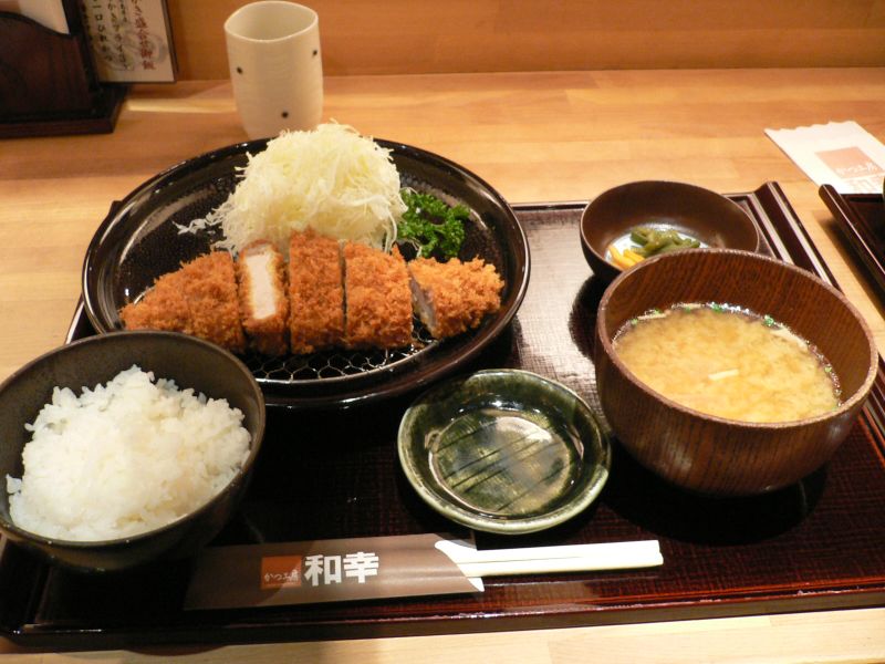 Tonkatsu_set_by_zezebono_in_Sapporo%2C_Hokkaido.jpg