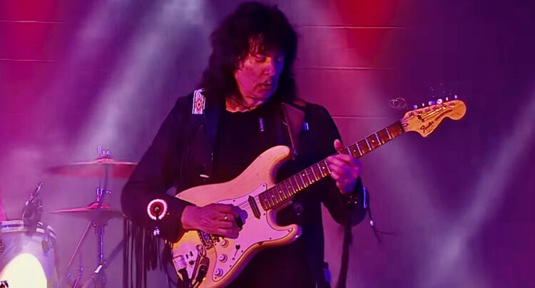 ritchieblackmore1025-750x404.jpg