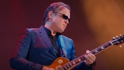 joebonamassaaug2025_420x237.jpg