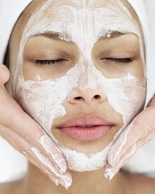daily-glow-photogallery-spa-treatment-woman-getting-spa-facial.jpg