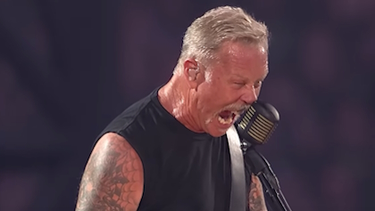 jameshetfieldmetallicaseekmetlife_420x237.jpg